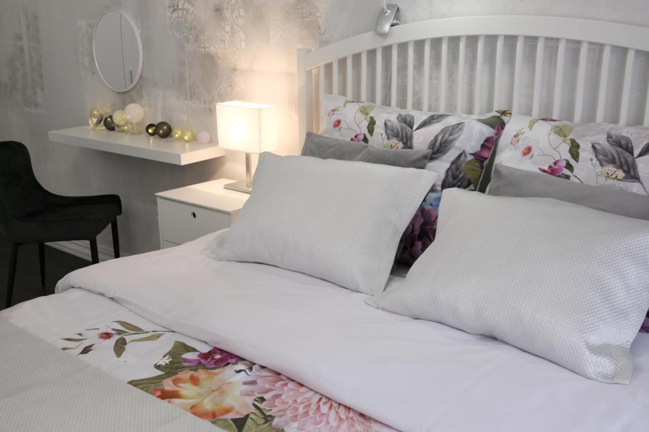 Decor Apartman Егер Екстериор снимка