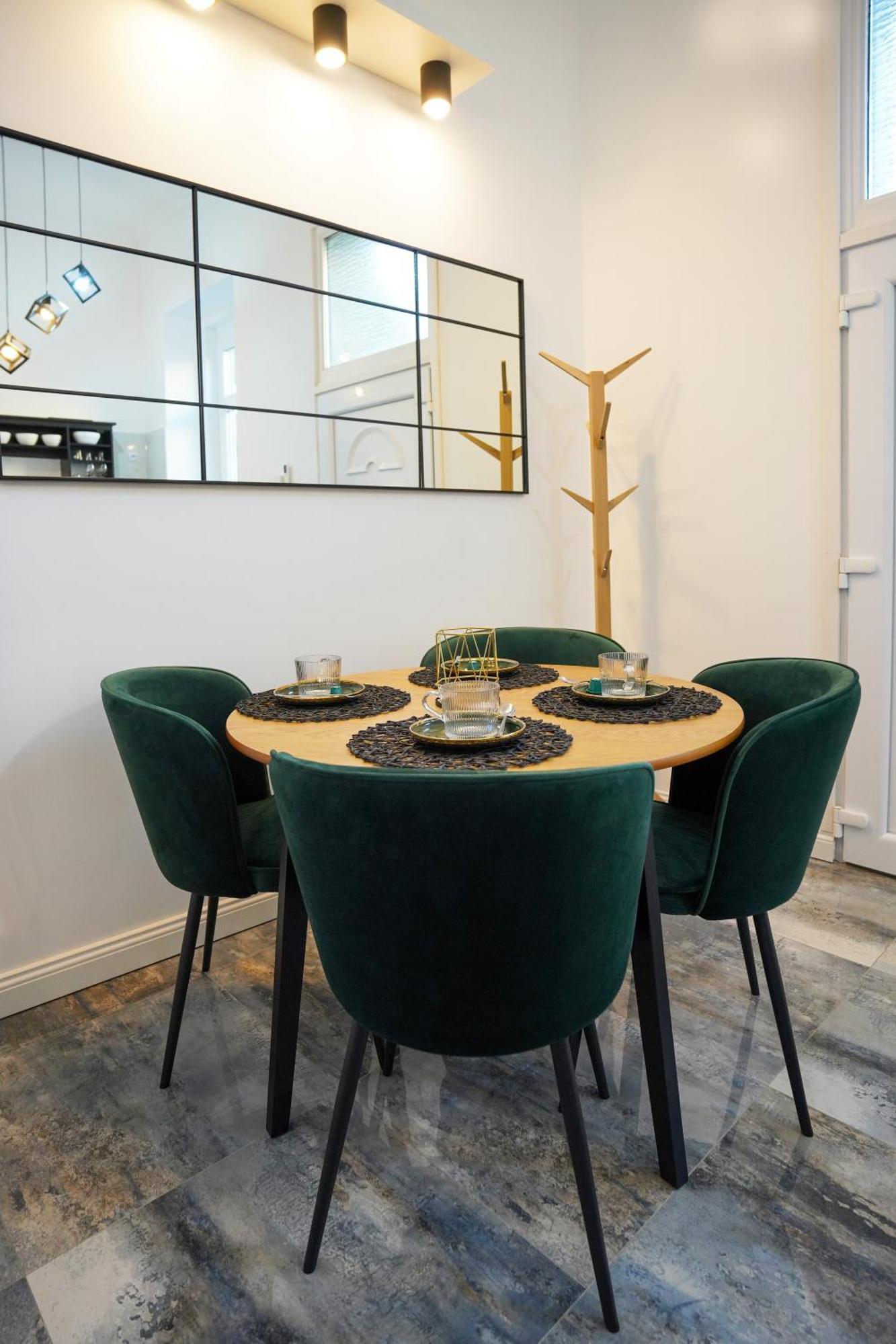 Decor Apartman Егер Екстериор снимка