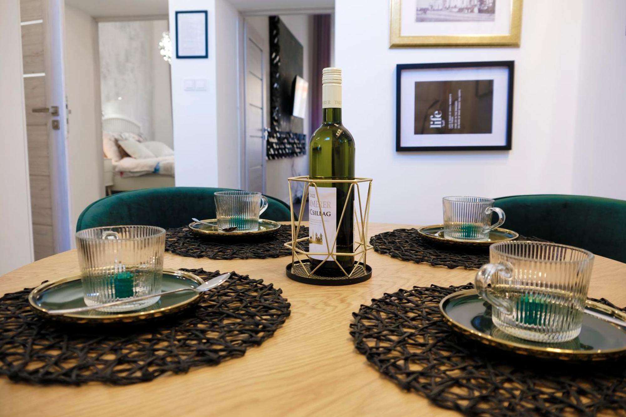 Decor Apartman Егер Екстериор снимка