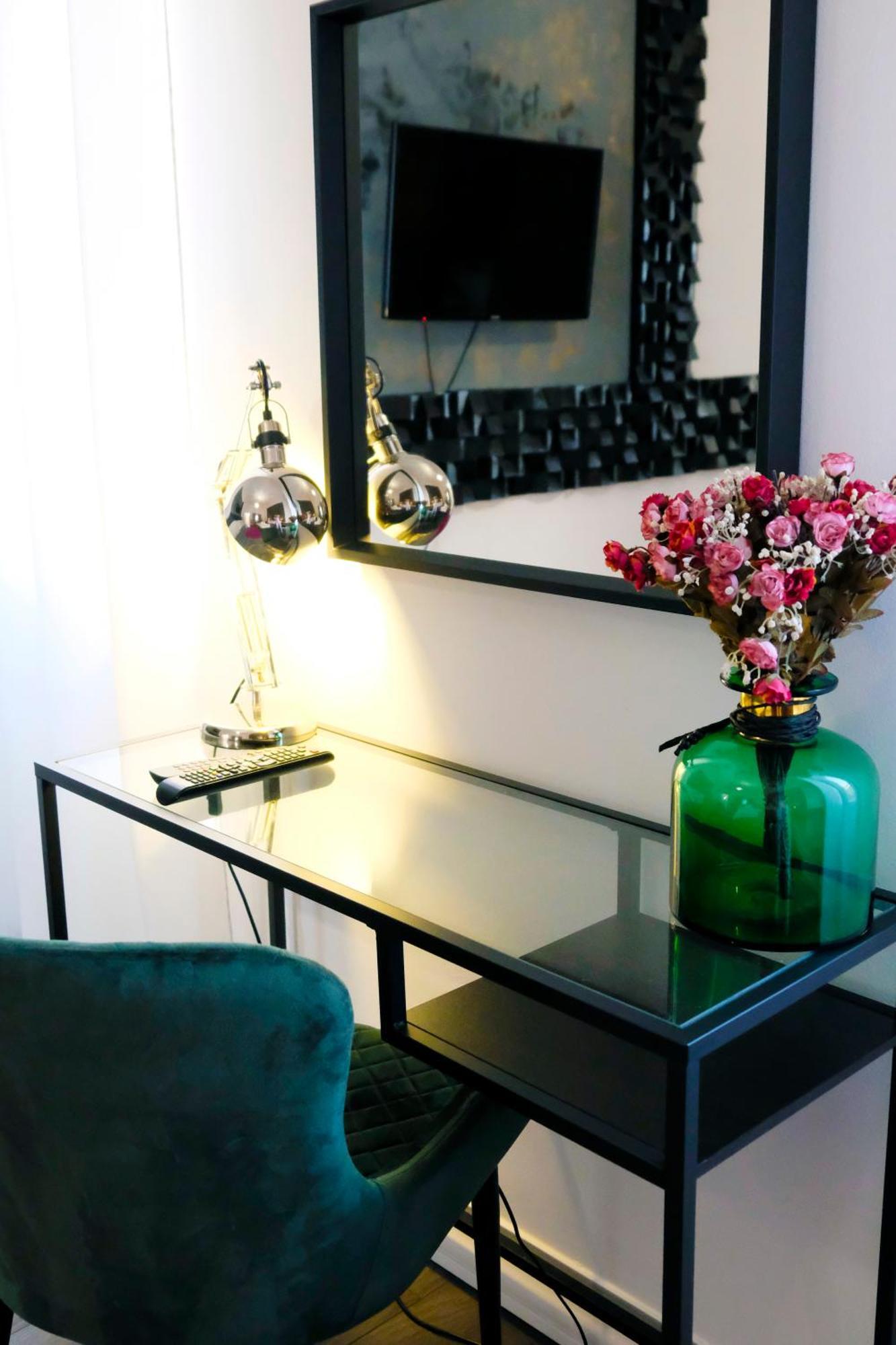 Decor Apartman Егер Екстериор снимка